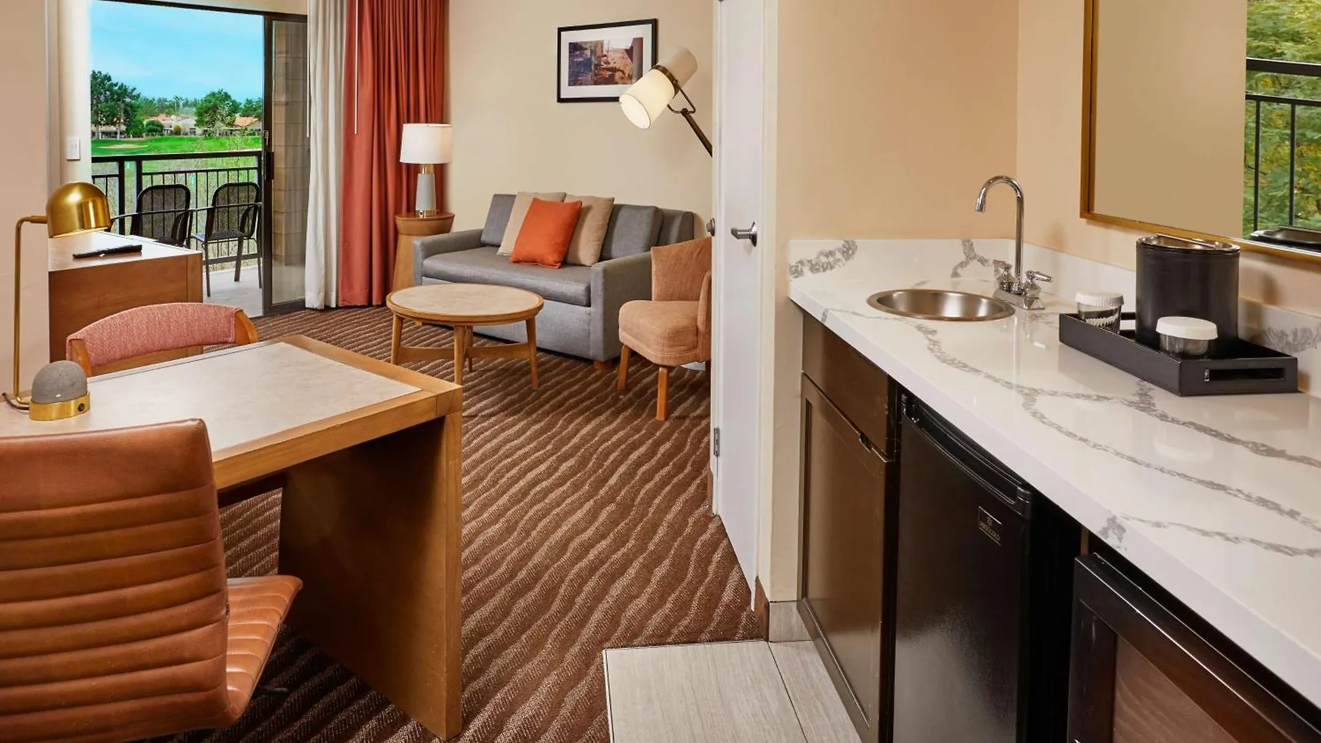 Hotel Embassy Suites By Hilton Phoenix Scottsdale