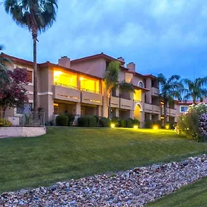 Private Community -- ½ Mile Walk To Hiking & Biking At N. Mtn. Preserve! Holiday home