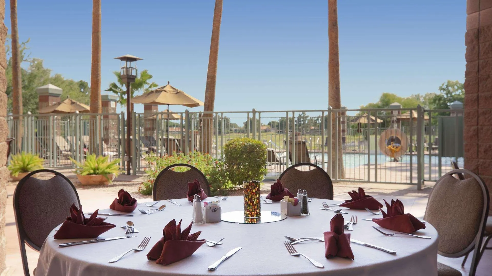 Embassy Suites By Hilton Phoenix Scottsdale 3*,