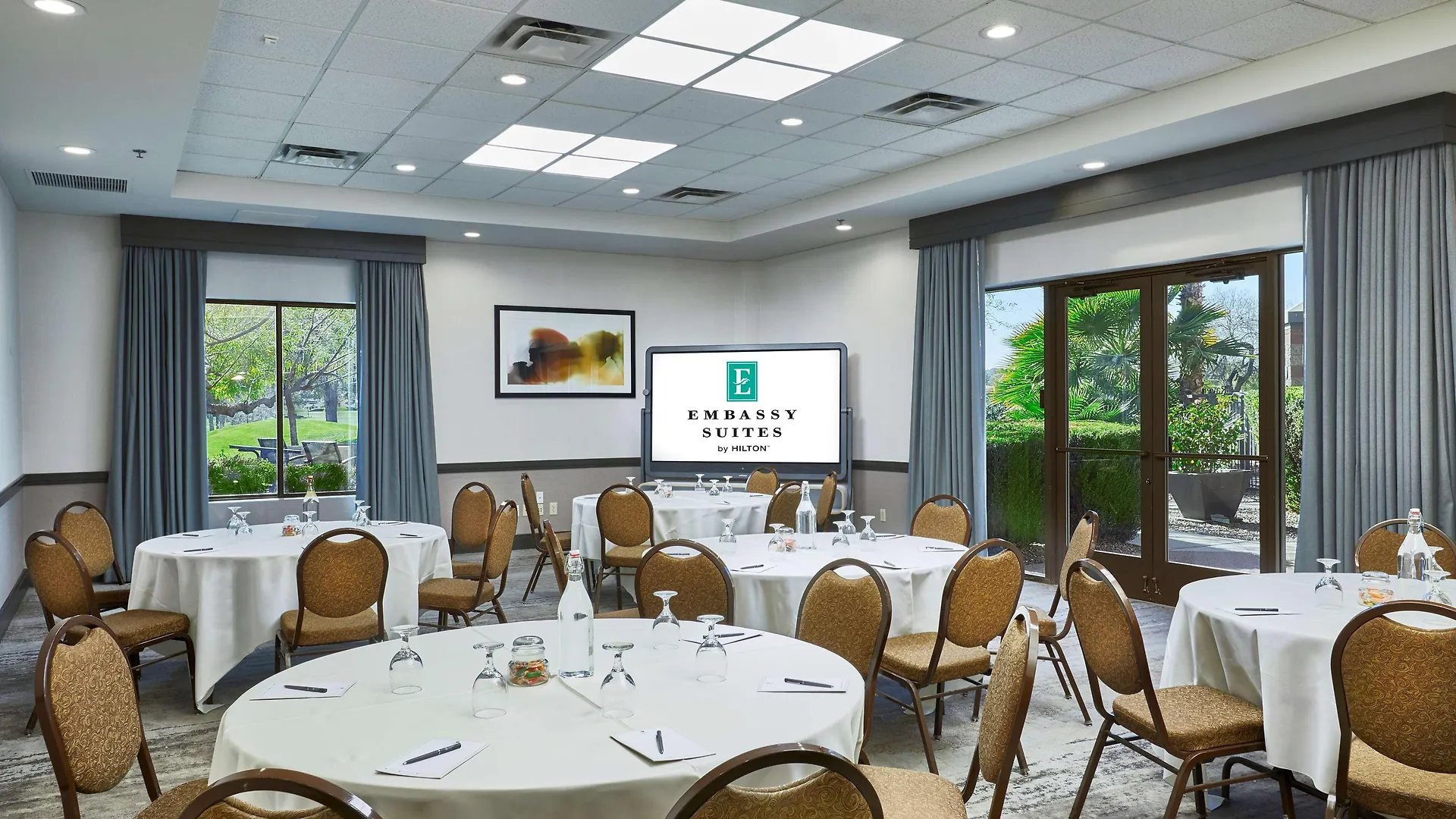 Embassy Suites By Hilton Phoenix Scottsdale