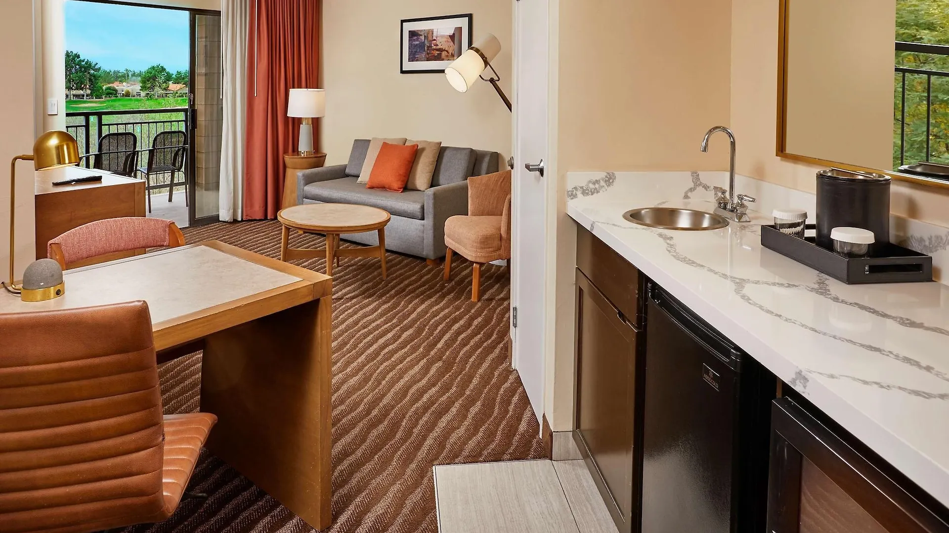 Hotel Embassy Suites By Hilton Phoenix Scottsdale