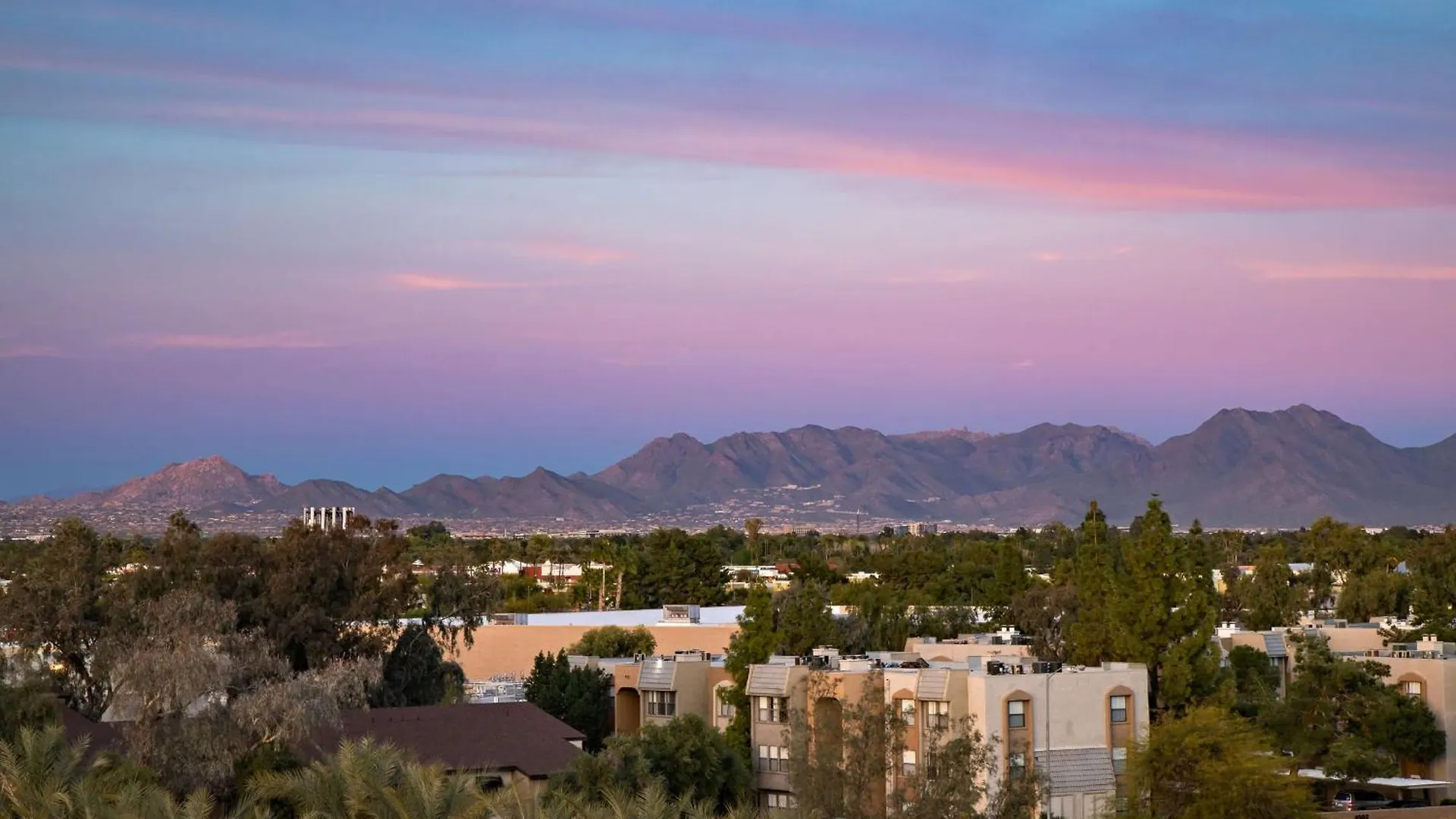 *** Hotel Embassy Suites By Hilton Phoenix Scottsdale United States